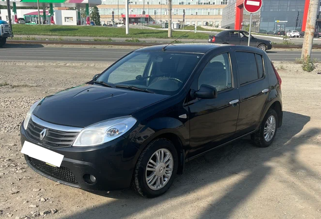 Renault Sandero прошёл 323 000 км без капремонта: владелец рассказал, что сломалось за годы эксплуатации