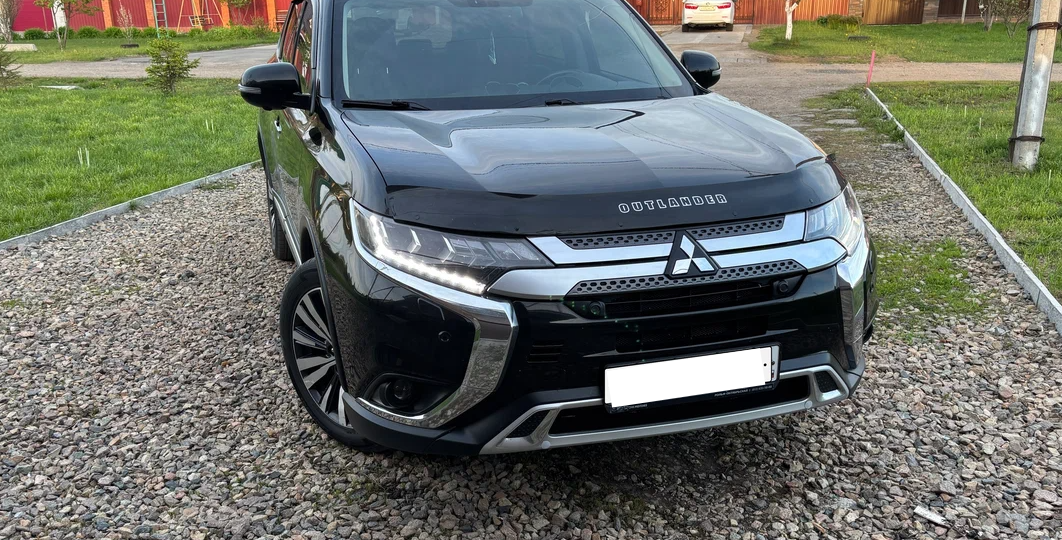 Mitsubishi Outlander 3.0 с пробегом 93 000 км: владелец рассказал, за что любит этот автомобиль и что его раздражает