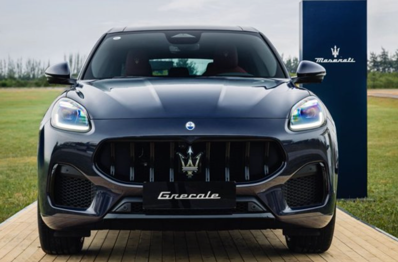 Maserati Grecale Blu Notte: всего 26 экземпляров, красная кожа и 530-сильный V6