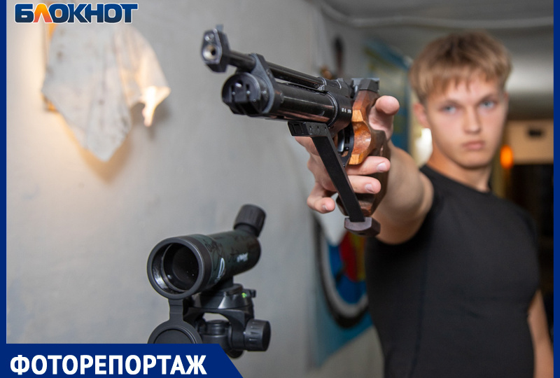 В подвале «Русинки» в Волжском работает необычный тир, где стреляют из арбалетов, винтовок и рогаток