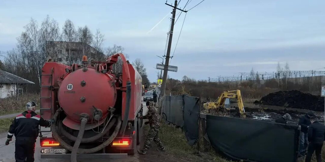 Во Мге устраняют аварию на водопроводе
