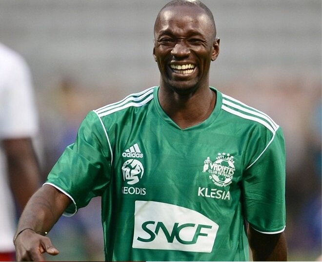 Мало конечно его фото в детстве...(