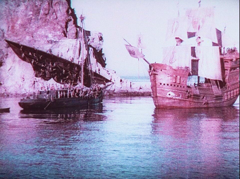 Корабли из дерева, море голубое. Что еще нужно?