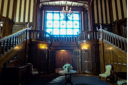 Вход в особняк