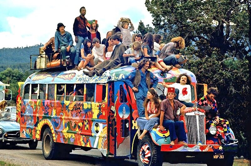 Знаменитый автобус Кизи и Веселых проказников. Источник: motilek.com.ua