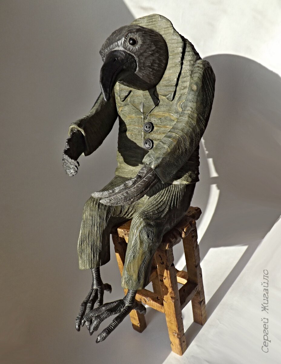 Сергей Жигайло. "Тот, кто говорит на краю земли" - дерево (ольха, сосна, клен), 48 см. В частной коллекции