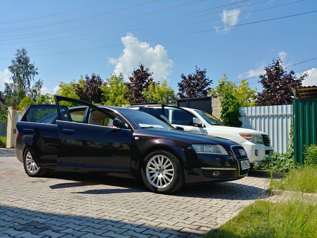 Артефакт номер 2. Бежевый салон просто слюни🤤