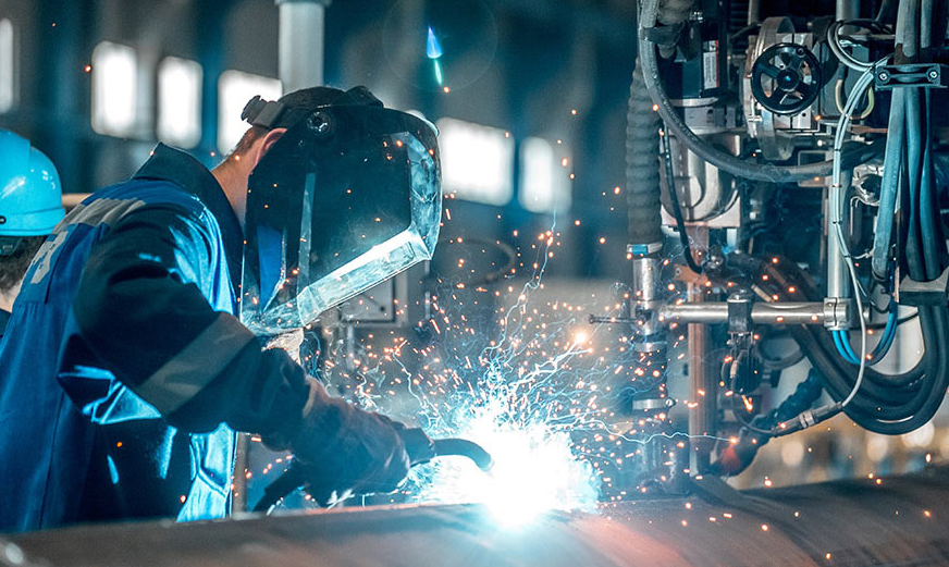 сварщик в сша. сварка. сварщица из америки. красивый сварщик. сварщик в сша.