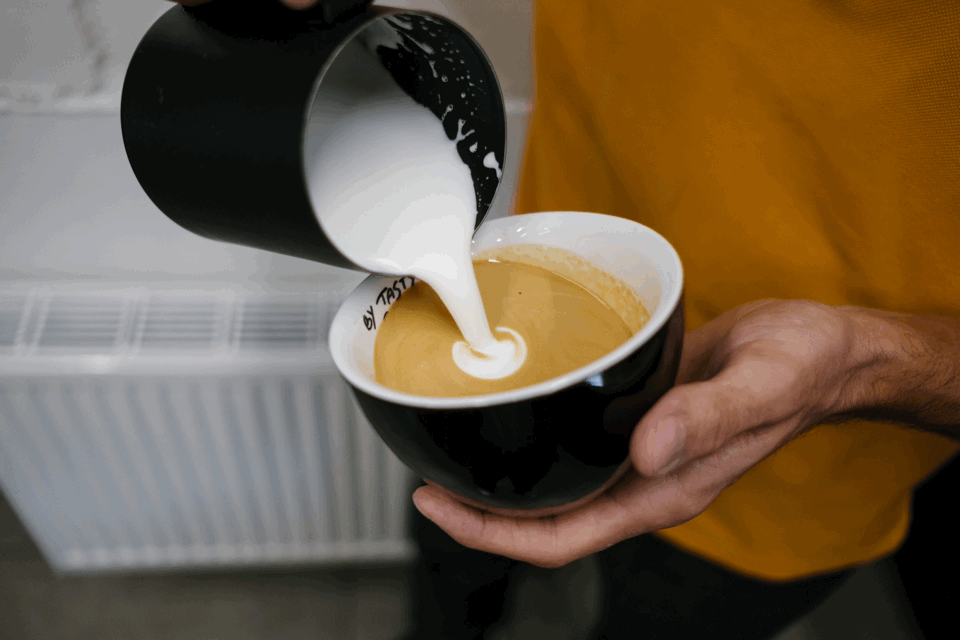 
Техника помогает вытянуть и объединить элементы рисунка