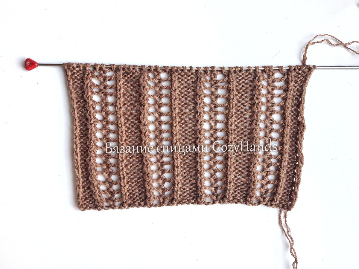 Ажурный вертикальный узор спицами