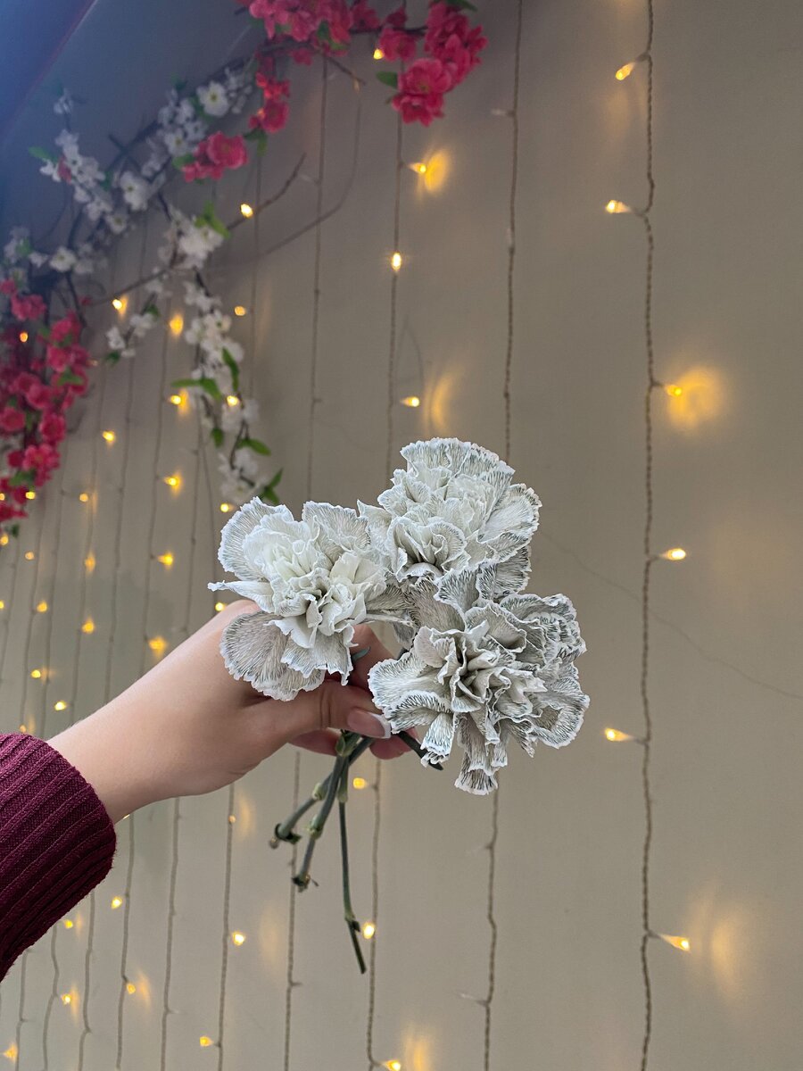 Цвет - черный.