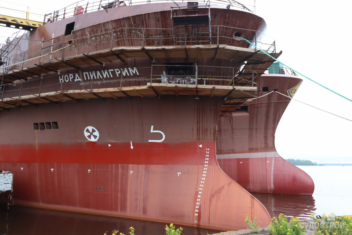 Достройка на воде траулеров "Норд Пилигрим" проекта КМТ02 и "Белое море" проекта КМТ01 / Фото: Судострой