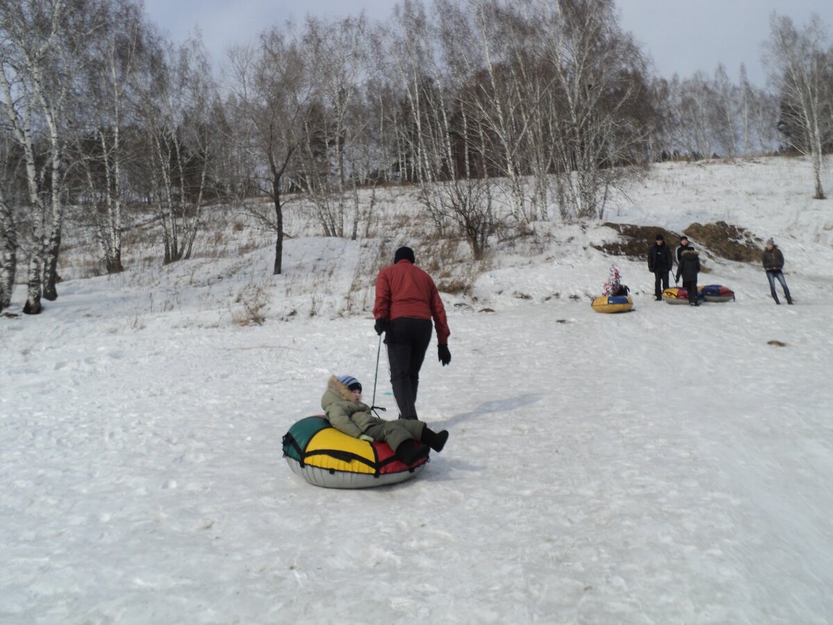 Катание с горки. г.Кемерово