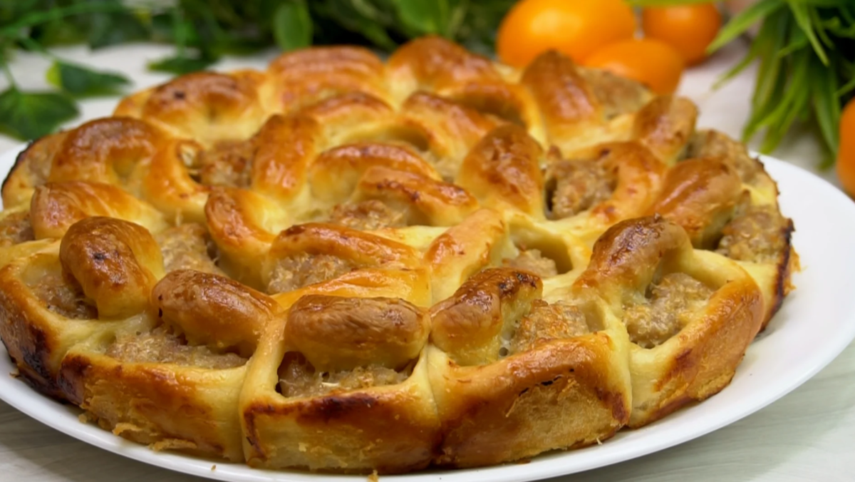 Калнина. Пирог с мясом. Беляш пирог. Пирог Хризантема с фаршем