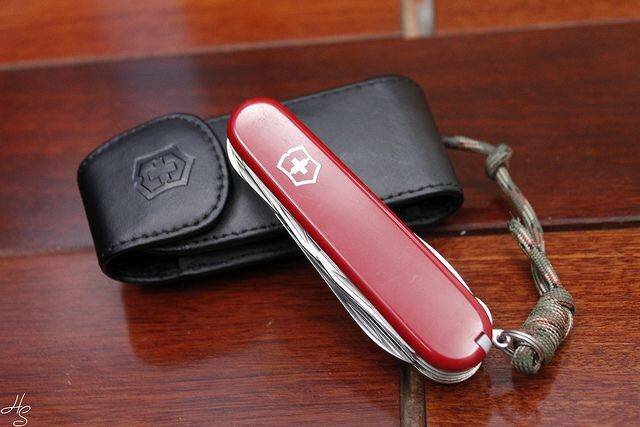 https://stoneforest.ru/look/accessories/victorinox-huntsman/