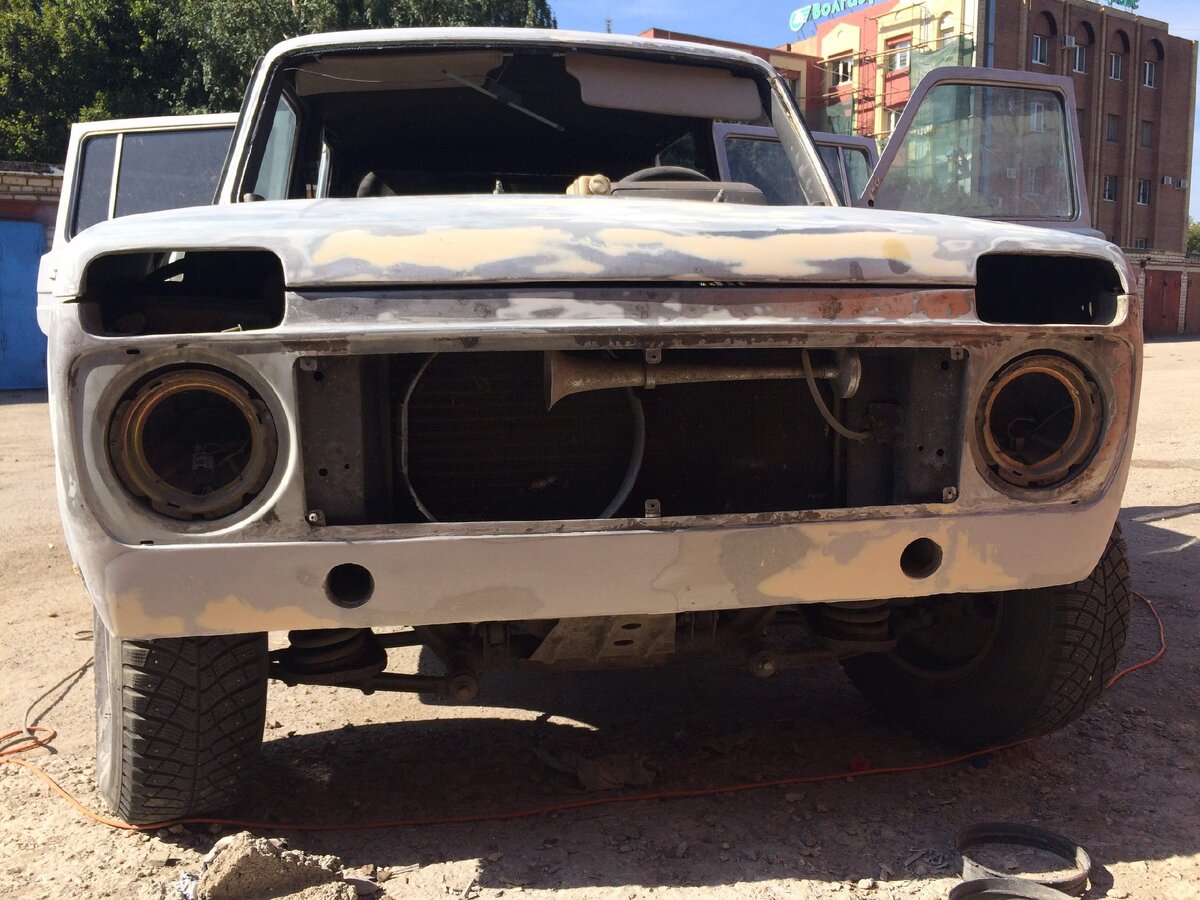 Начал разбор кузова. 