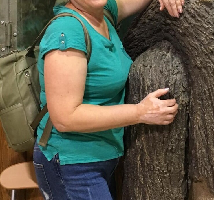 78 кг футболка одна и та же, а джинсы пришлось на втором фото заменить