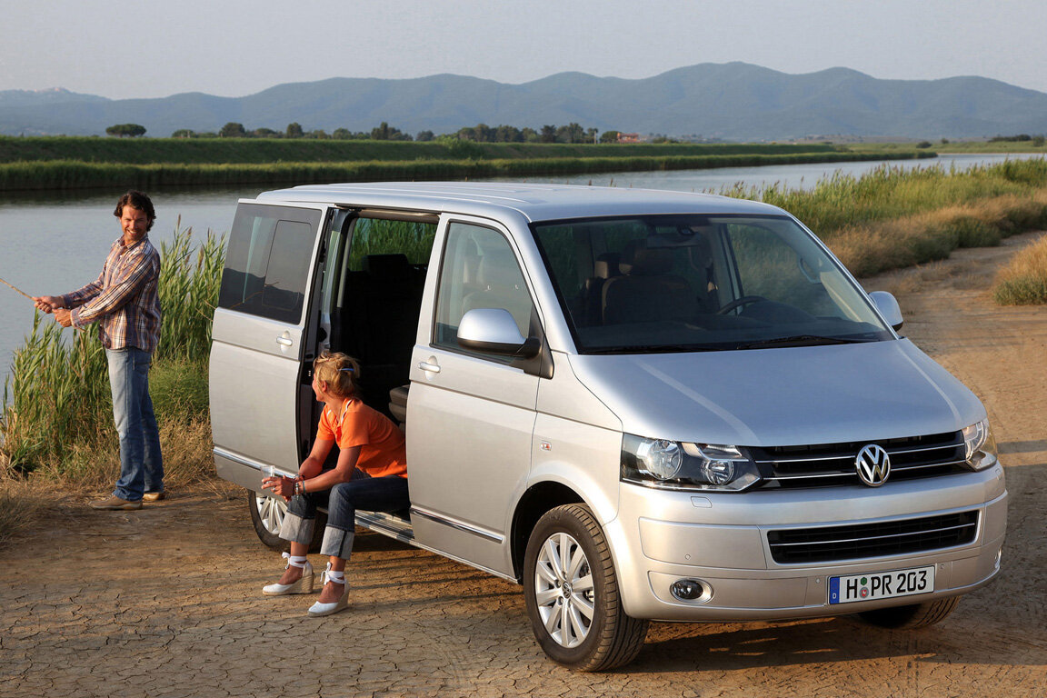Машина Volkswagen Multivan
