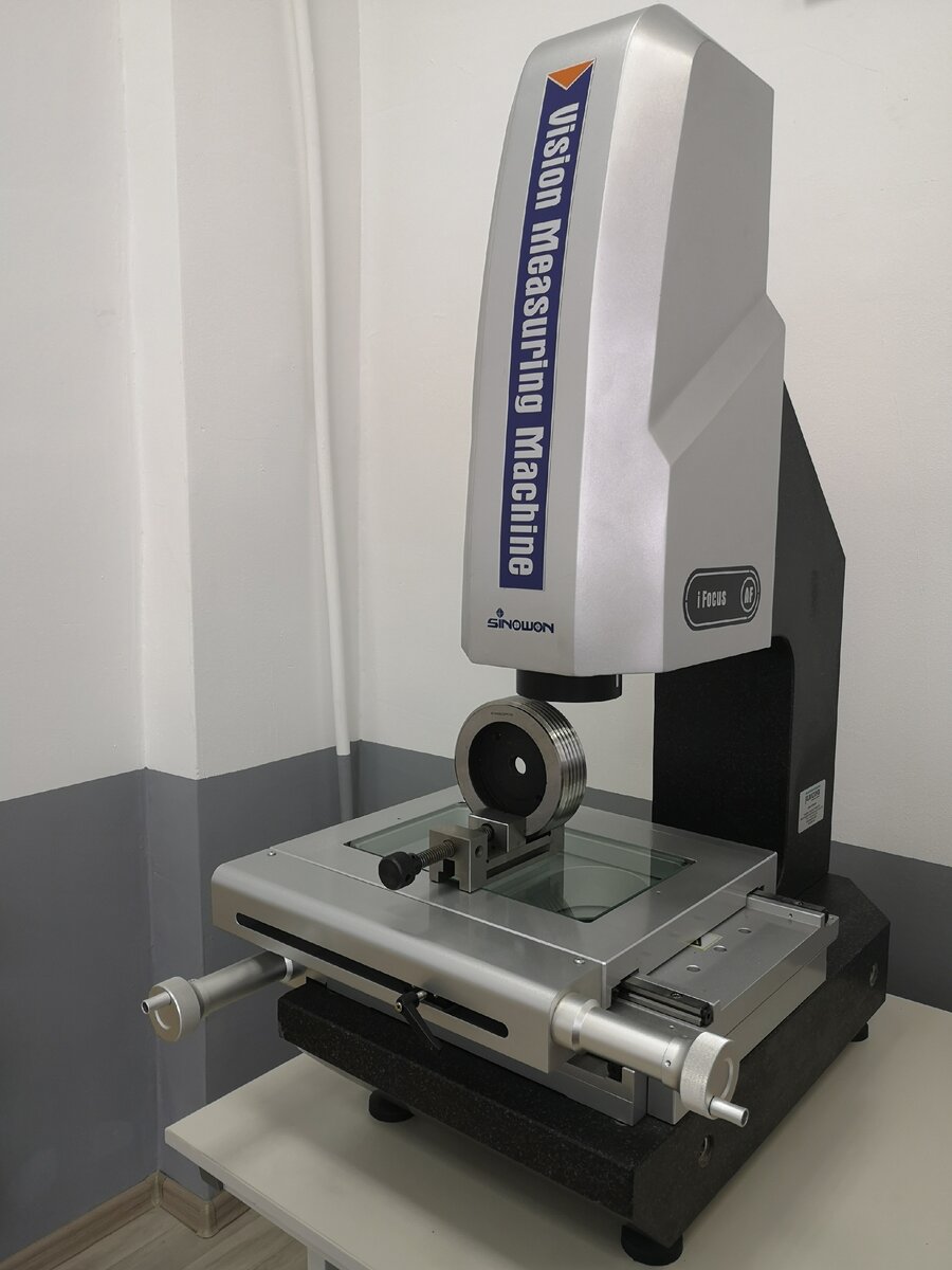                                     Видеоизмерительный микроскоп. Измерение детали. http://www.rubicone.pro/