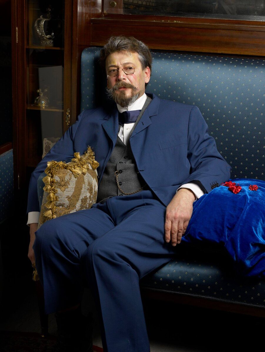 Владислав Ветров в роли А.П. Чехова. Оцените внешнее сходство. Фото со страницы актера в Facebook. 