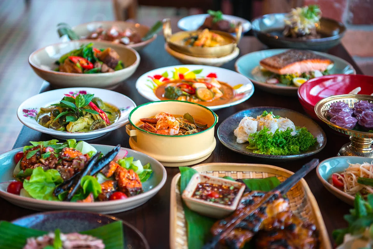 Кухня еда. Тайская кухня. Кухня Тайланда. Еда в Тайланде. Традиционные тайские блюда.
