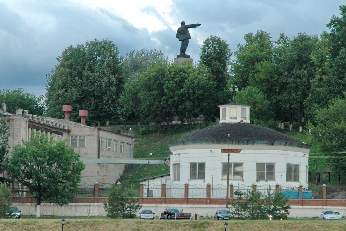 Памятник Ленину в Костроме.