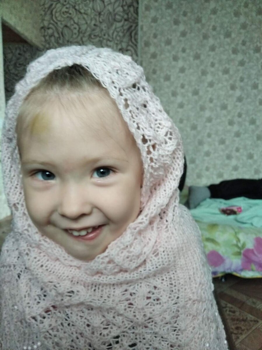 Примерила шаль)))