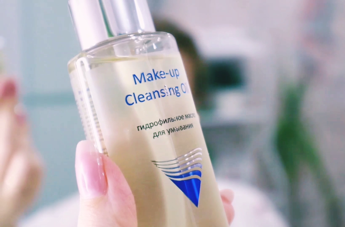 Я люблю гидрофильное масло Аравия, с ним с первого раза косметика смывается