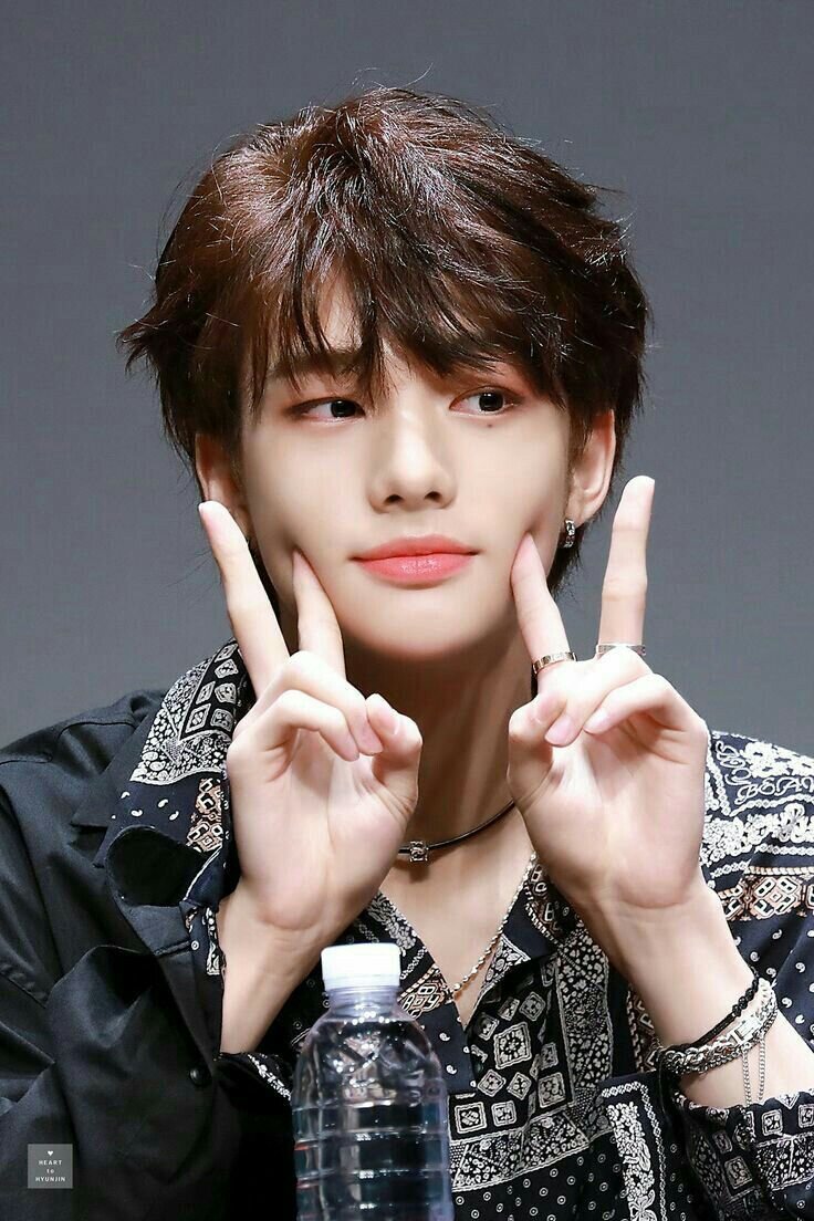 Хёнджин из "Stray Kids"
