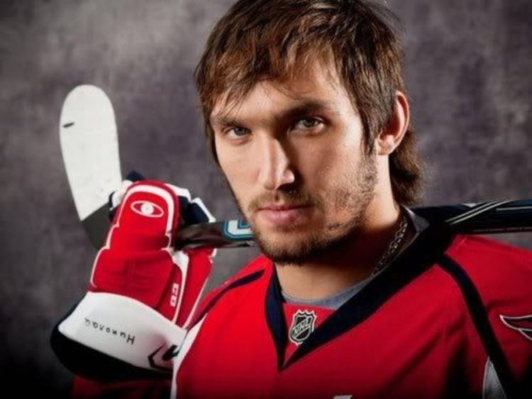 Александр Михайлович Овечкин  (17 сентября 1985, Москва, СССР) – российский профессиональный хоккеист, левый крайний нападающий клуба НХЛ «Вашингтон Кэпиталз».