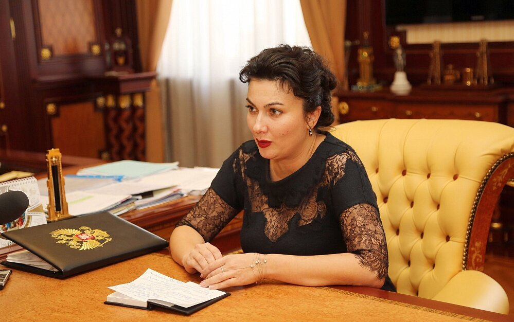 Министр культуры Республики Крым В.В. (Арина) Новосельская.