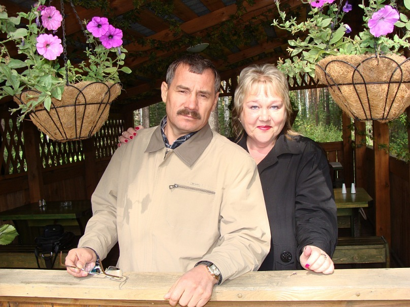 Мой муж и я. Мы очень любим друг друга, в браке уже 30лет!