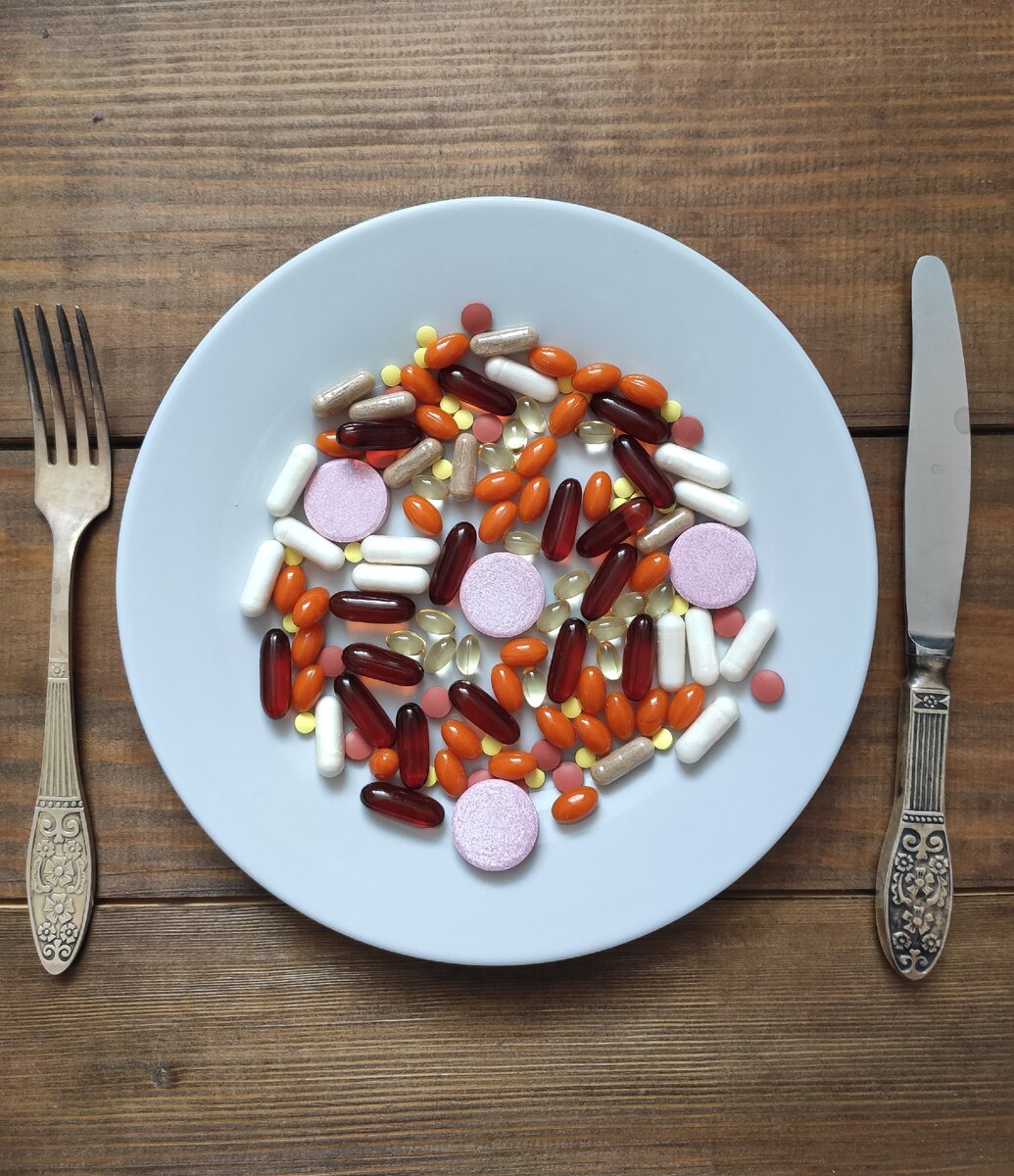 Наука не стоит на месте, кроме кофеиновых энергетиков, уже напридумывали кучу разных стимулирующих пищевых добавок.