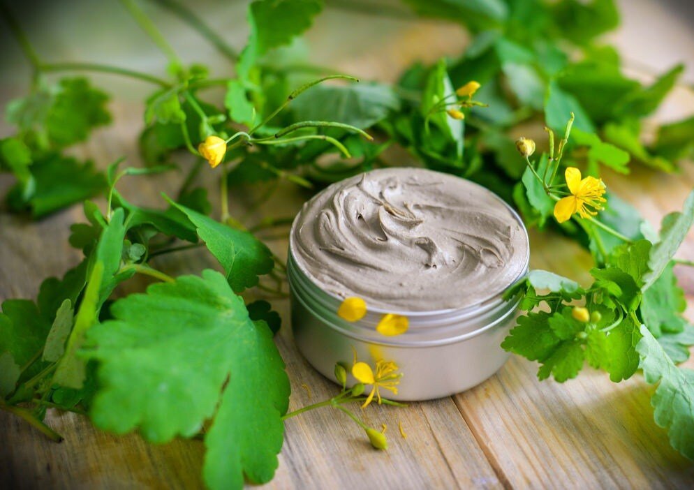 В комплексе средств восстановления спортсменов после травм и заболеваний опорно-двигательного аппарата широко используются различные мази