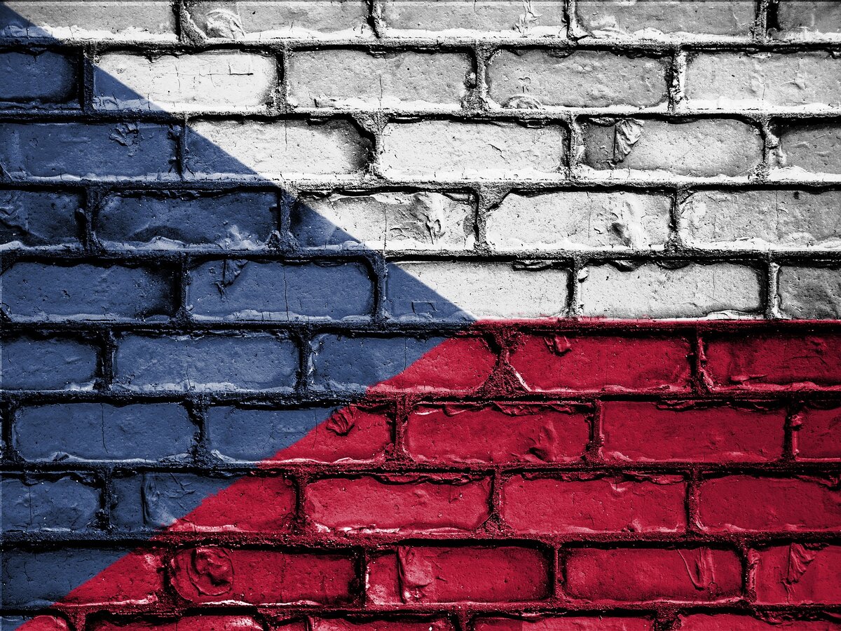 Вот такую кирпичную стену строят нам наши бывшие европейские друзья