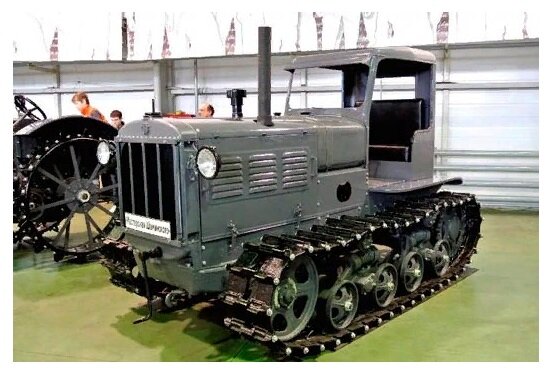 Трактор СТЗ-3 выпускался с 1937 по 1952 год. Мощность 52 л.с. Возможно, таким был трактор Наталки. https://mensmagazines.ru/sovetskie-gusenichnye-traktora-sssr/