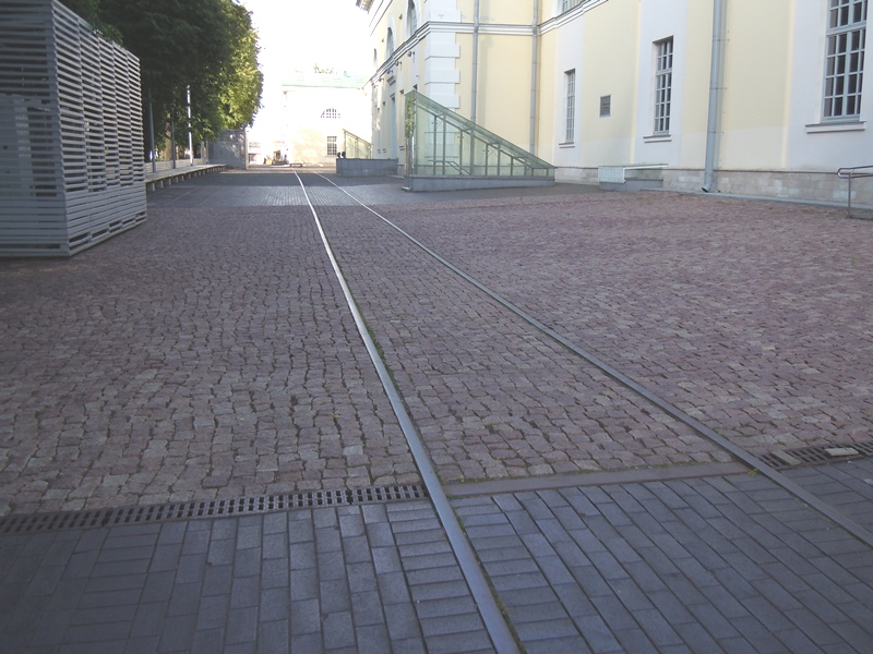 6 июня 2021 г. Мы продолжаем делать то, что мы уже много наделали (В. С. Черномырдин). Побывал в кремле и поснимал. Там территория закрыта и охрана не пускает.-46