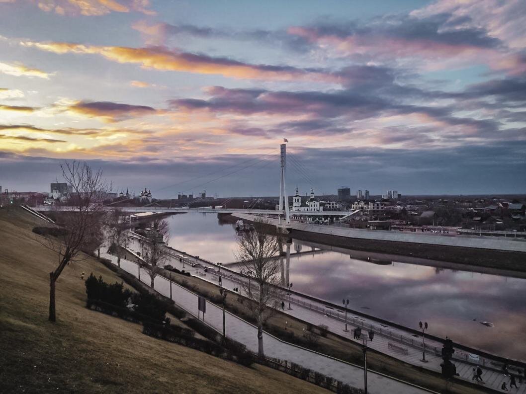 Тюмень потепление. Тюмень сейчас. Набережная Тюмень фото 2022. Тюмень фото города 2022. Набережная Тюмень фото на сегодня 2022.