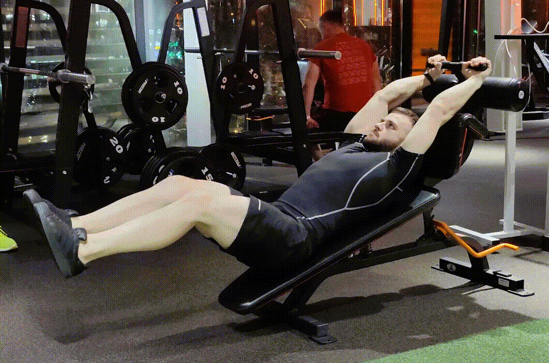 Подъемы ног из положения лежа - довольно трудное упражнения. И не печальтесь, если с первого раза много раз поднять ноги у вас не получилось. Не страшно. Главное - это результат, а не количество. Если не знаете, за что схватиться дома на полу - хватайтесь за край кровати, край дивана, торшера и другой домашней мебели