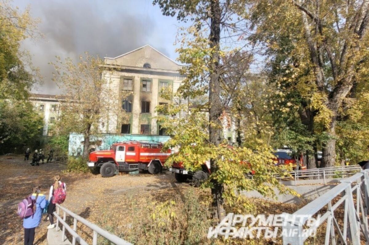    Площадь пожара в доме на Уральской в Перми составила 400 квадратных метров