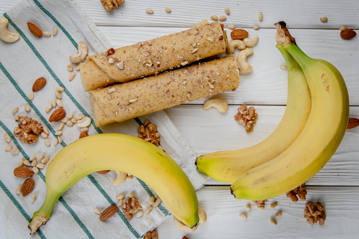 в результате получается такая красивая и вкусная пастила (банановая с орешками)