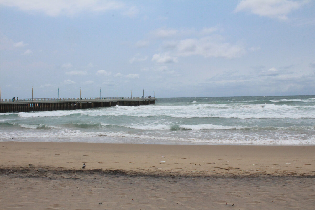 Пляж в Дурбане. Сильные волны. Фото автора