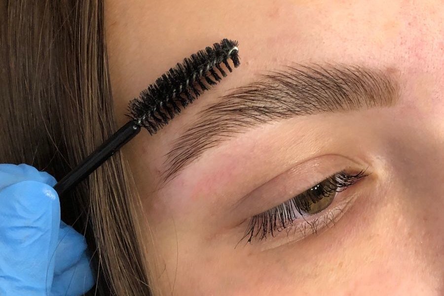     Тёмное дело: что делать, если вам сделали слишком яркие брови