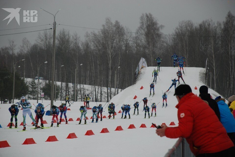     Каток на трибунах, скольжение на трассе и победа белорусов. Как проходит Кубок Содружества в Рязани Анастасия КУДРЯШОВА