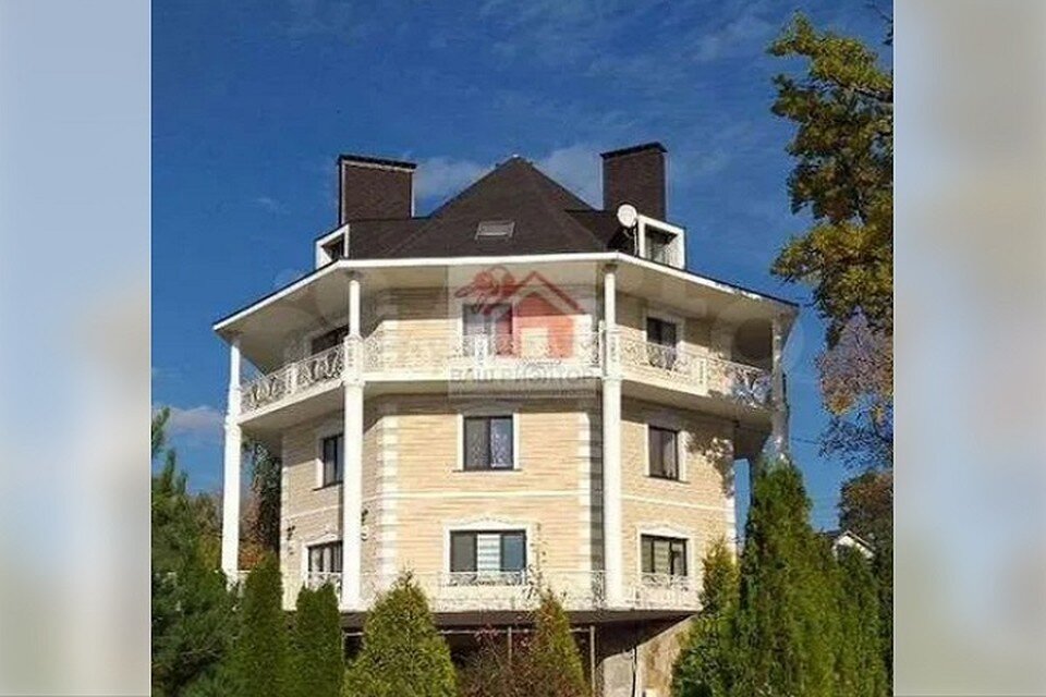     Необычный восьмиугольный дом расположен на 9-й просеке в Самаре  Авито.