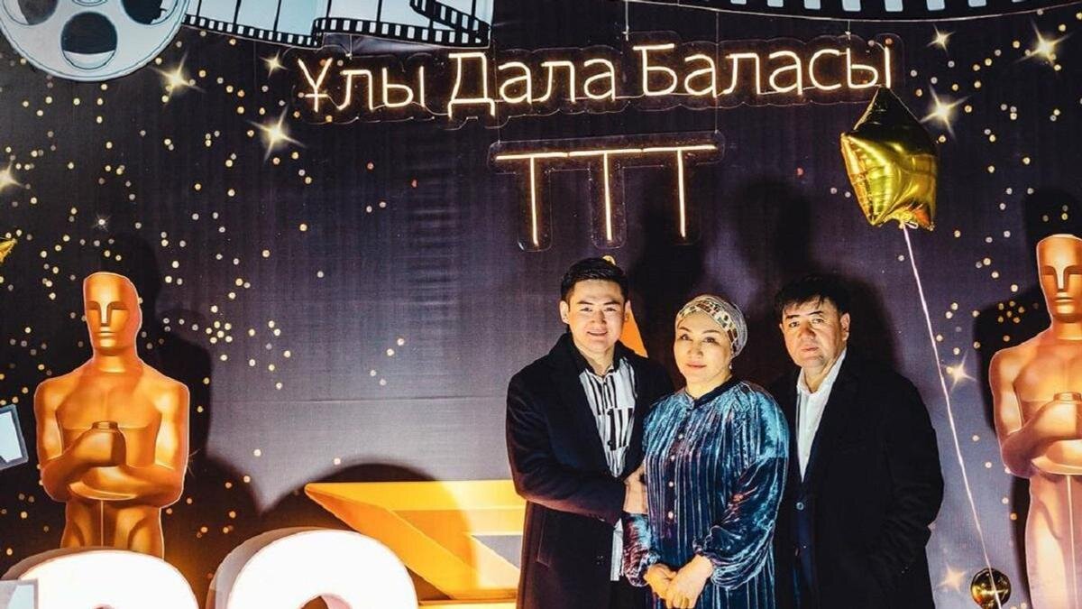    Торегали Тореали с родителями:instagram.com/toregalitoreali