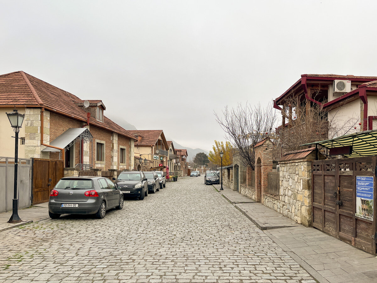 Город-картинка в 25 километрах от Тбилиси. Настоящая красота! | Самый  главный путешественник | Дзен