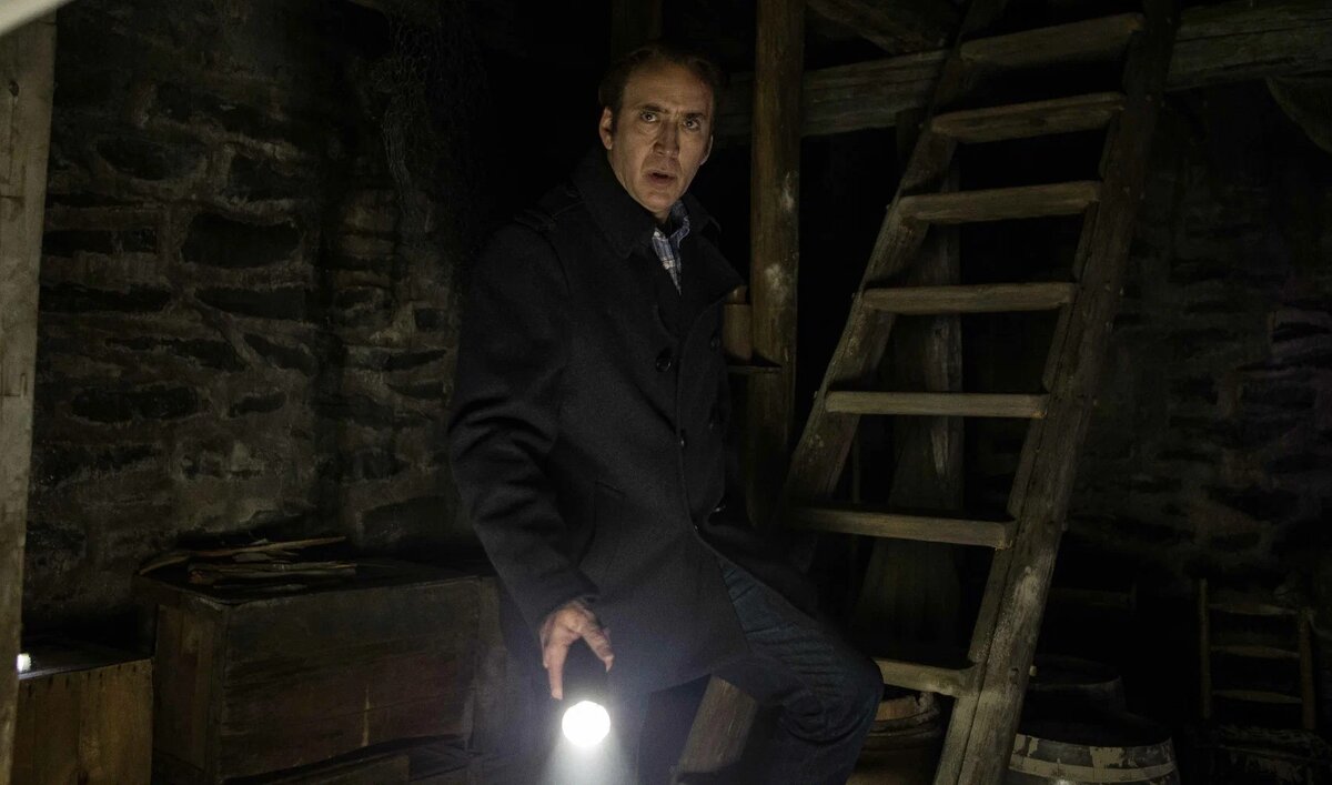 Николас Кейдж в роли Майка Лоуфорда. Кадр из фильма "Врата тьмы". Изображение взято из свободных источников