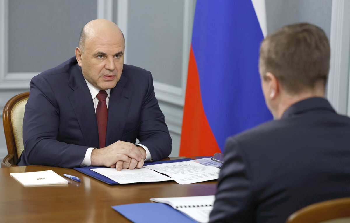    Премьер-министр РФ Михаил Мишустин и председатель Федерального Фонда обязательного медицинского страхования Илья Баланин   Дмитрий Астахов/POOL/ТАСС