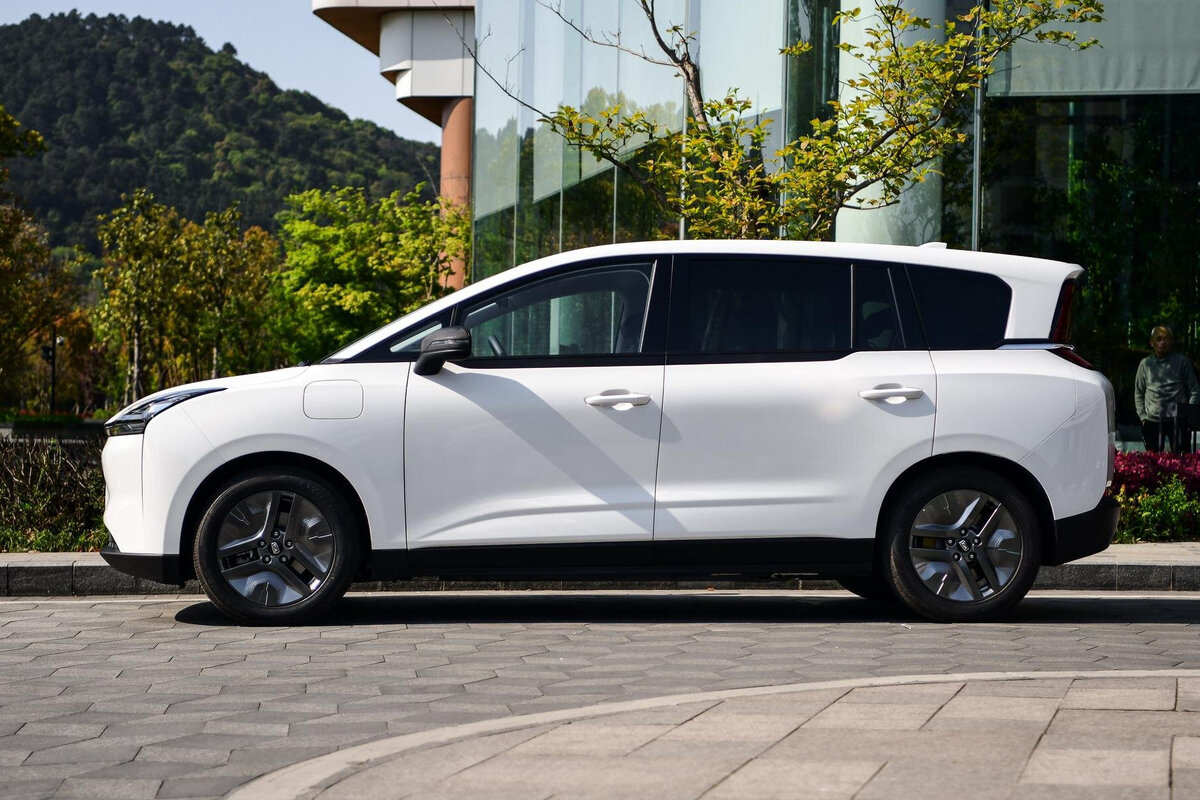 Faw bestune электромобиль. Faw besturn электромобиль. Минивэн faw bestune nat. Faw besturn b30. Faw besturn электромобиль.